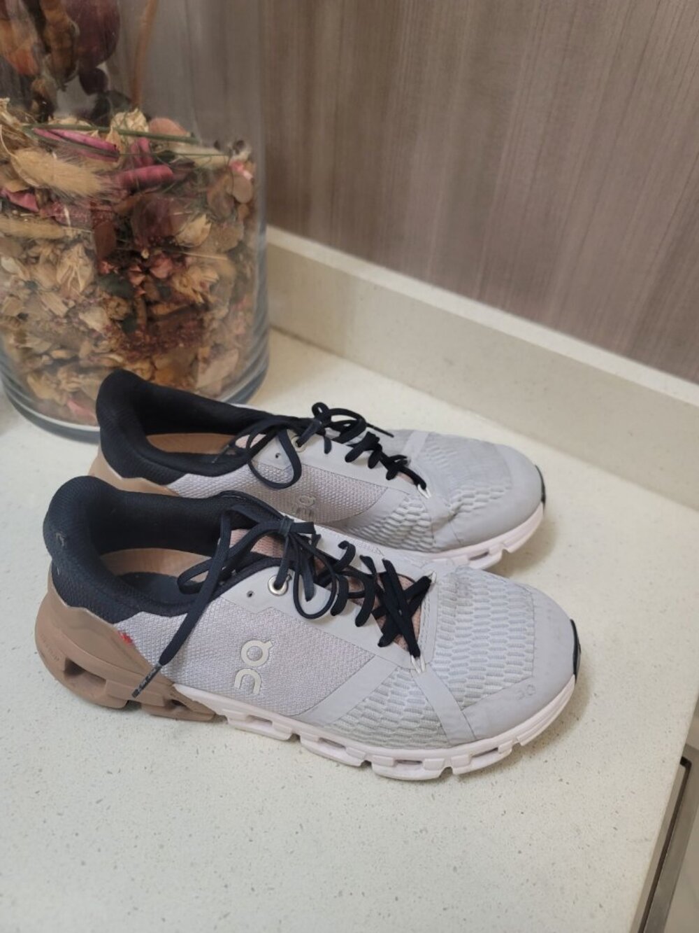 On Cloud Cloudflyer Running Shoes Womens 8 Sneakers Glacier Rosebrown 21.9956 - Picture 5 of 9